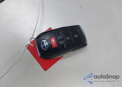 2021 Toyota Sienna Le z USA, uszkodzony, nr VIN 5TDKRKEC7MS041323